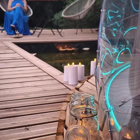 Luxury tent Dome Renard By Out & Couvin